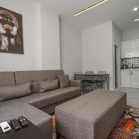 Apartamento Charming And Central Flat Near Beach In Muratpasa Antalya Exterior foto
